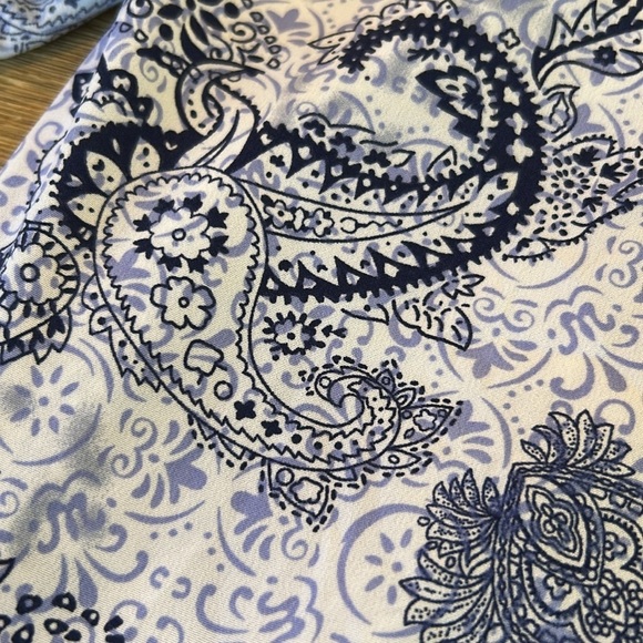 Bundle 3 Notations Blouse 1 M,  2 L - Picture 5 of 11